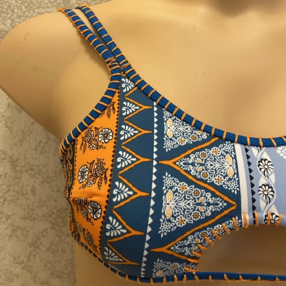 SHEIN Multicolor Geometric Bikini Top